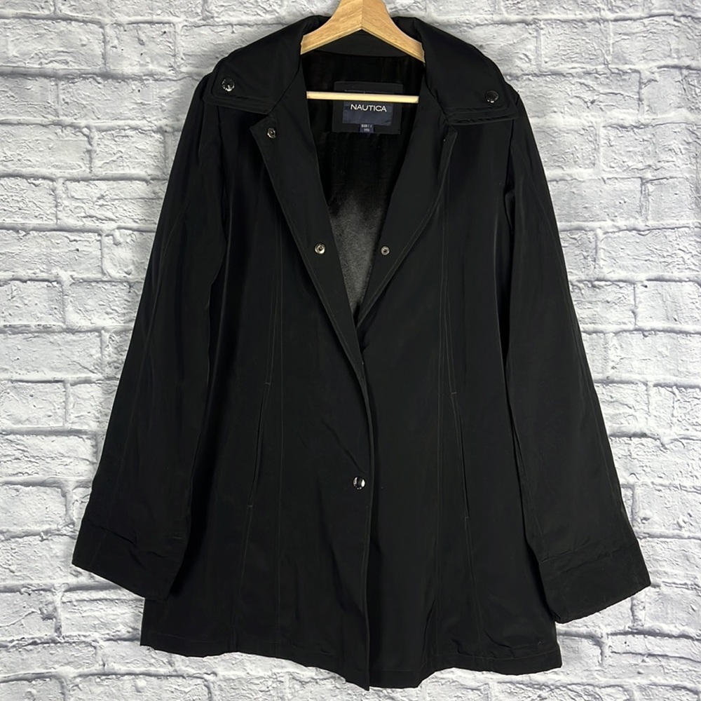 Nautica Size M Water Repellant RainCoat Black Jacket Hooded